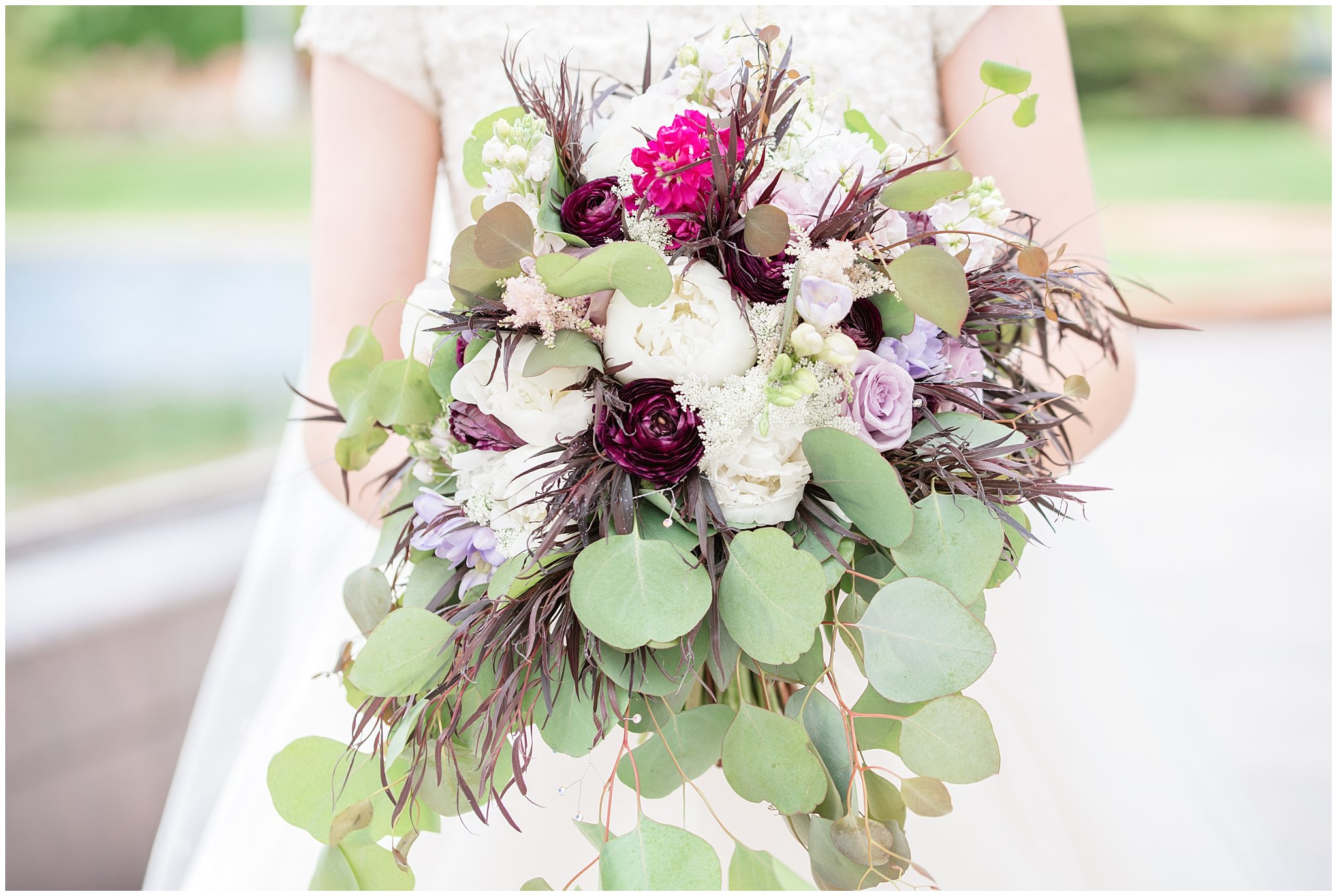 Modern, gorgeous wedding bouquet | Jessie and Dallin Photography
