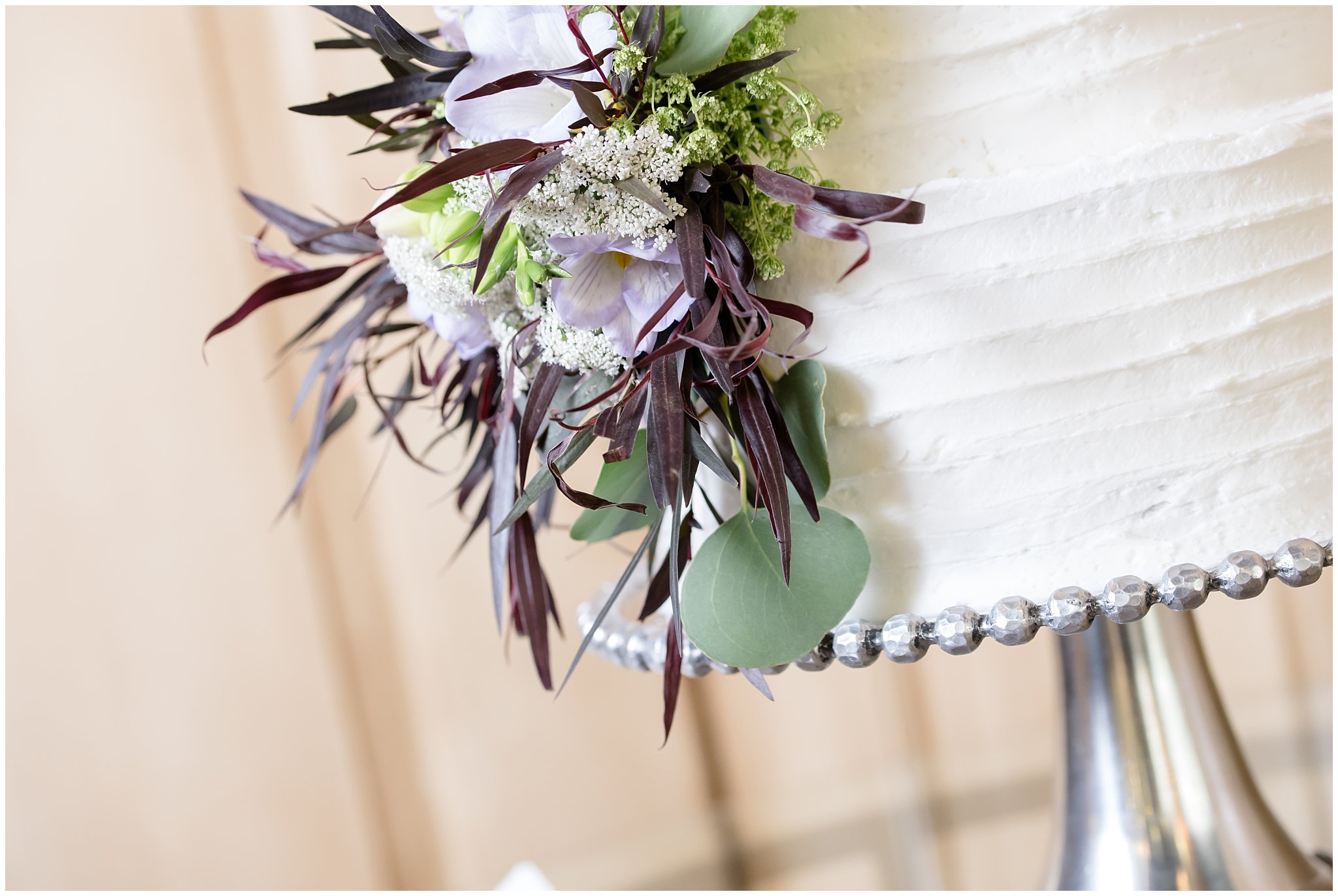 Wedding cake detail photography | white, purple and green | The grand View | Jessie and Dallin Photography