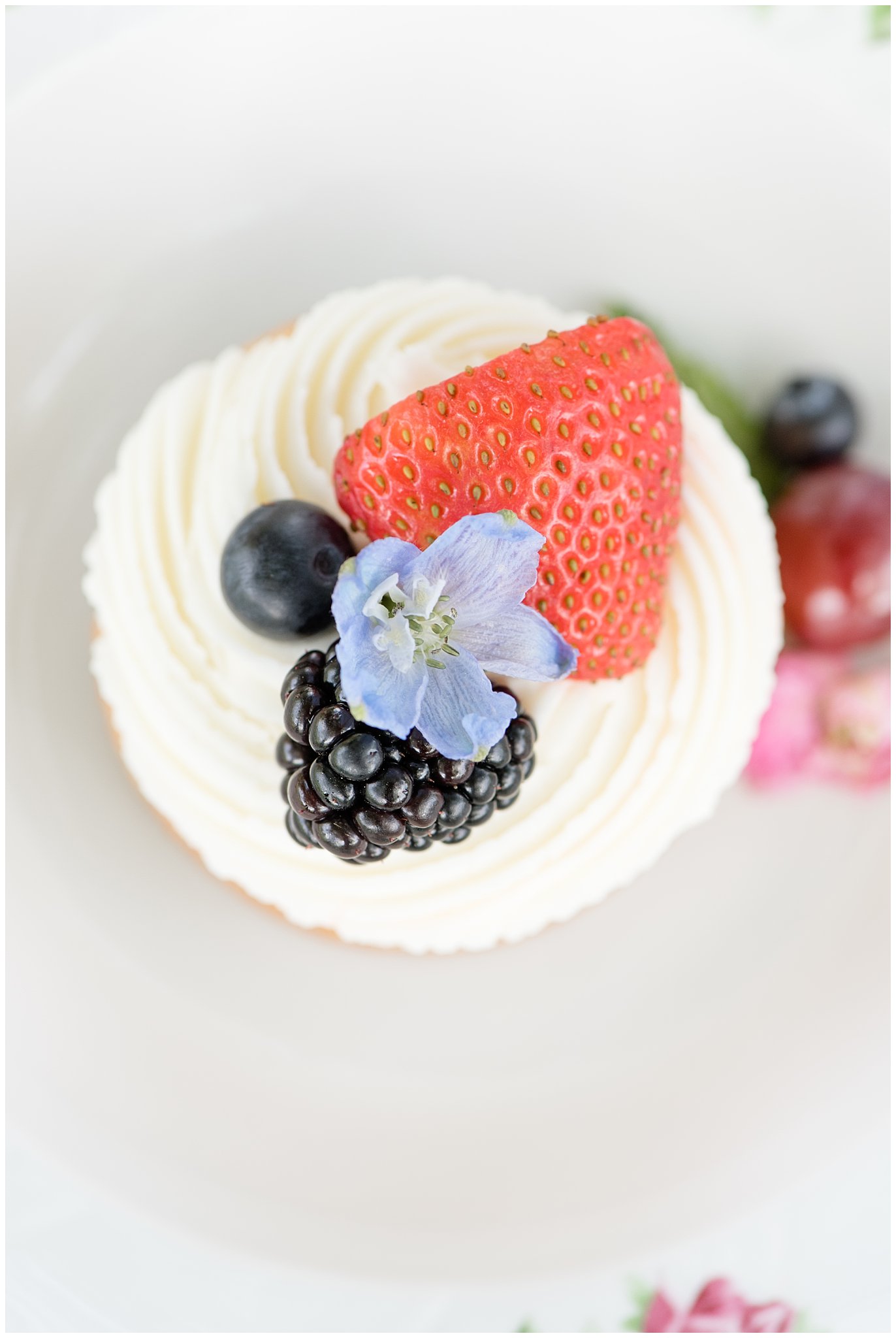 Berry cupcake for garden wedding | This is the Place Heritage Park | Green and Pink Garden Wedding | Jessie and Dallin Photography