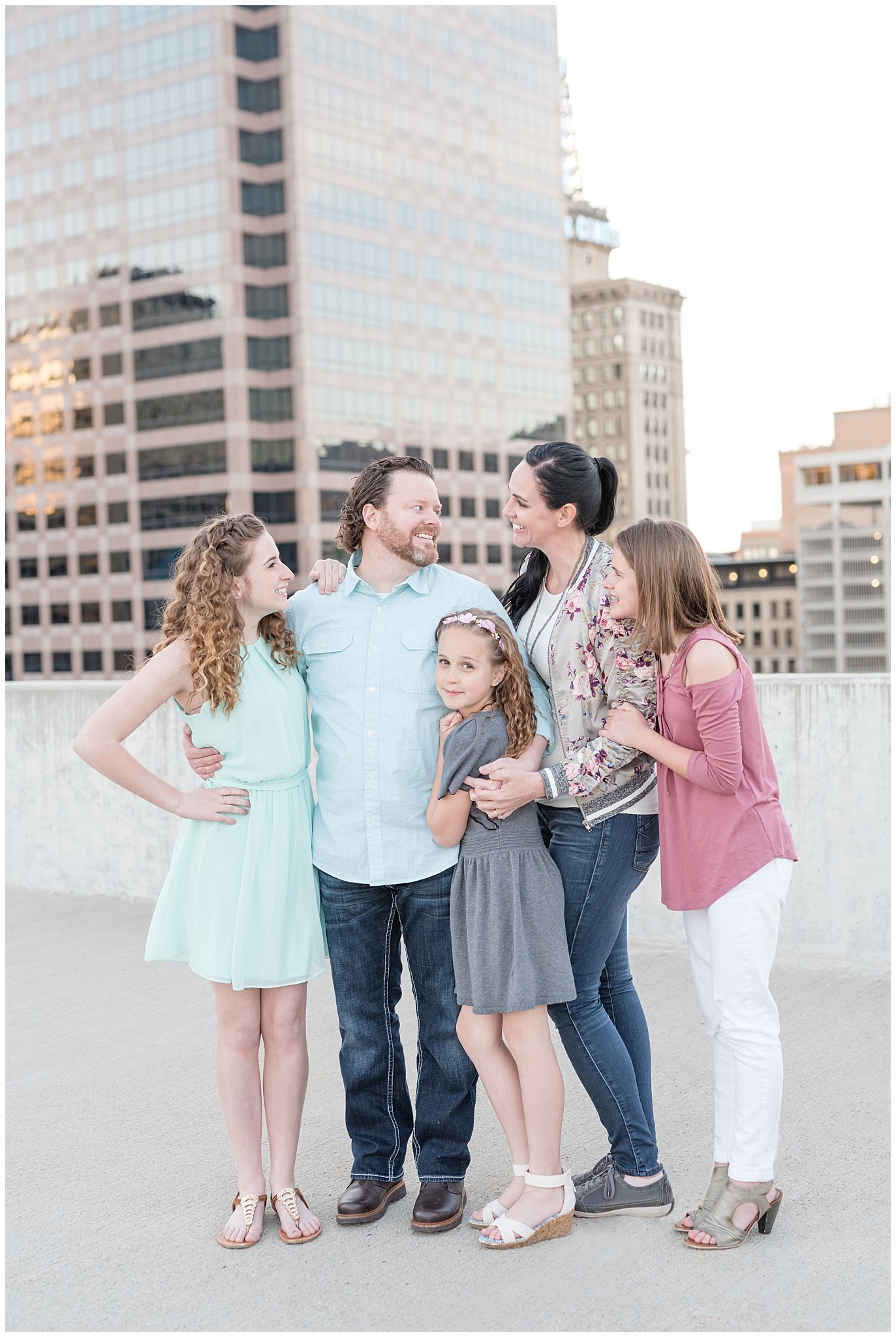 Downtown Salt Lake urban family session | Family standing on rooftop