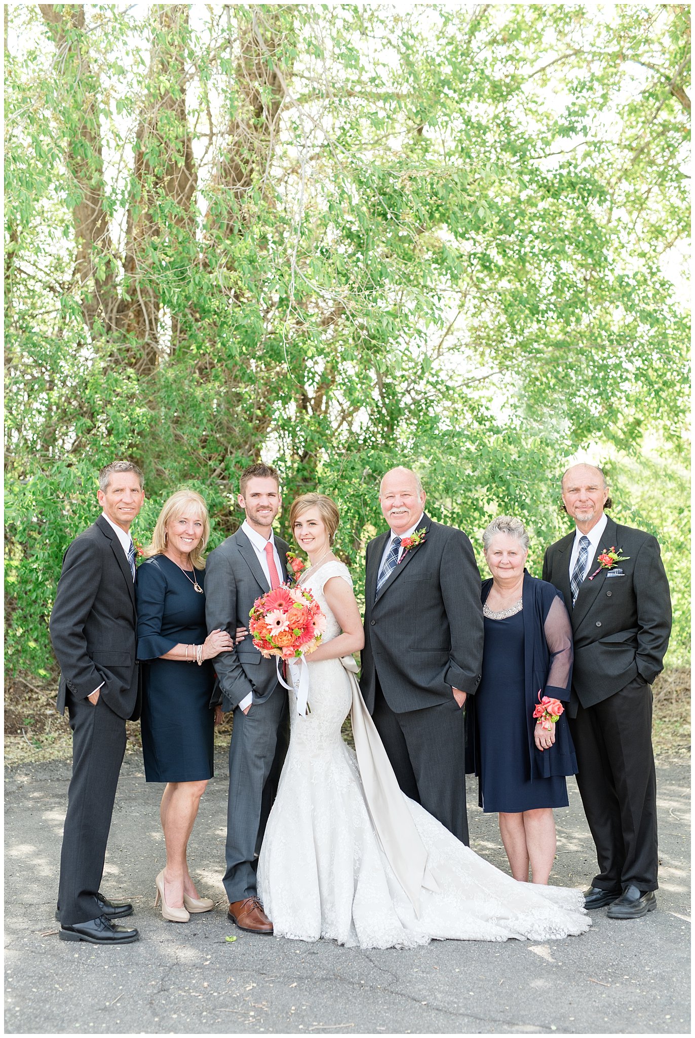 Salt Lake wedding | Family reception pictures | coral and grey wedding