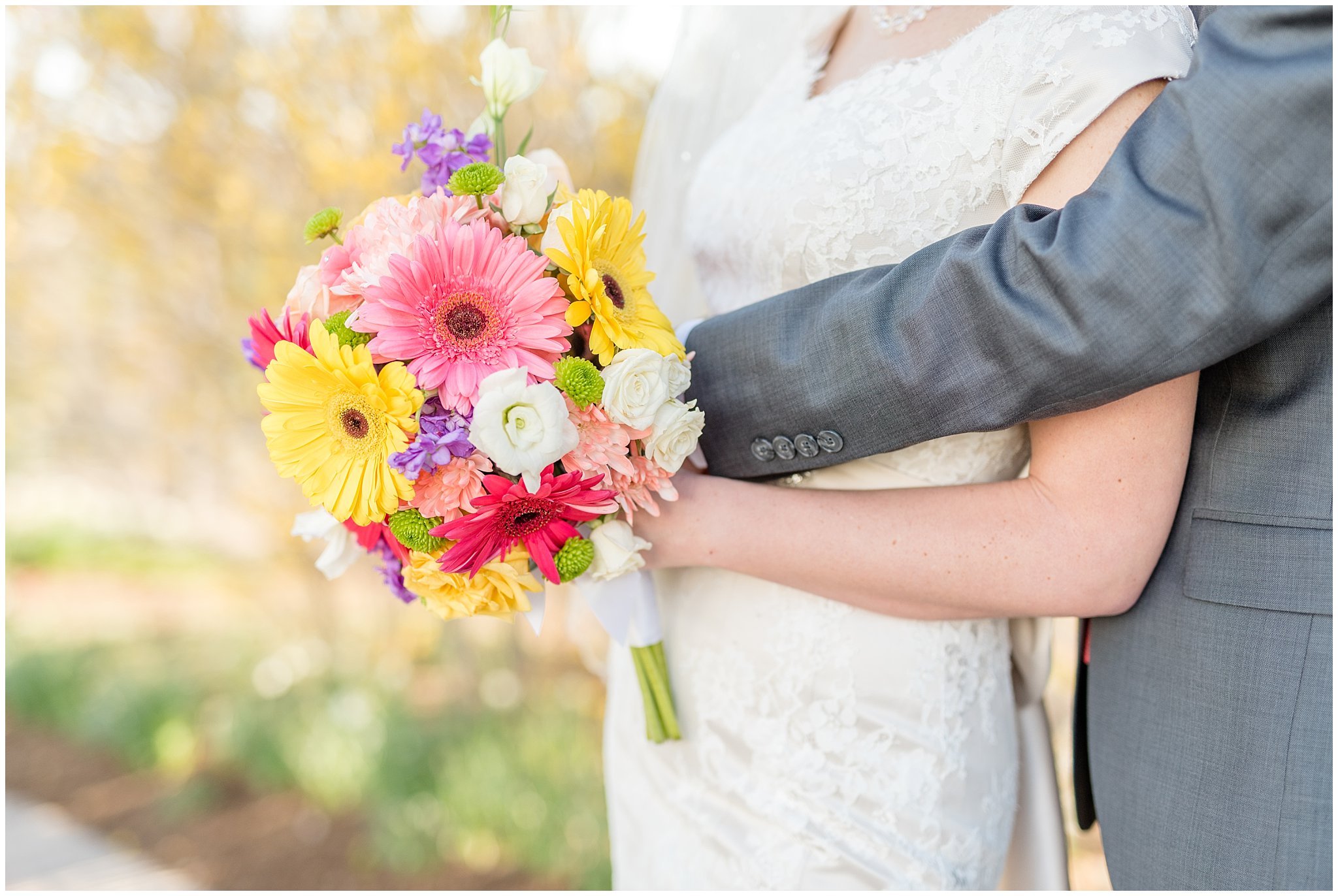 Thanksgiving Point Wedding | Spring Bride and Groom portraits | Garden Wedding Photography | Bright colored bouquet