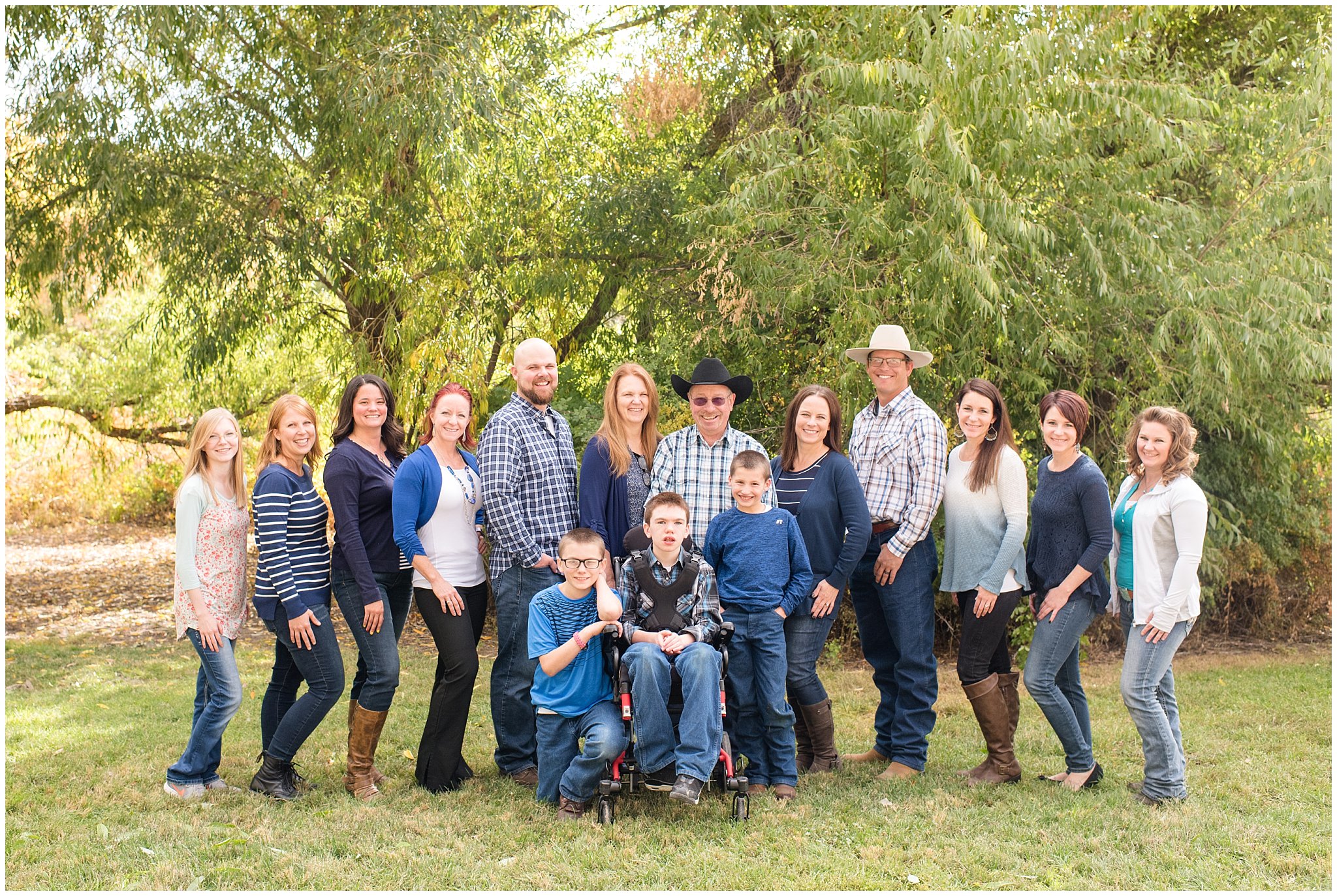 Large family of 12 adult kids | Tremonton Family Pictures and Make a Wish Event | Jessie and Dallin Photography