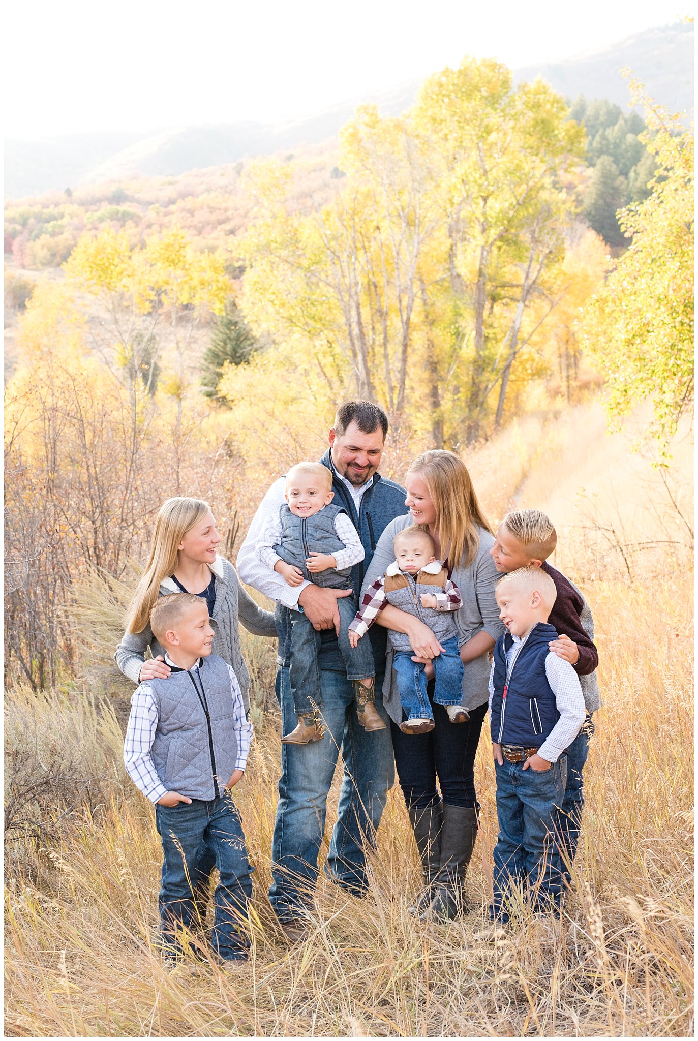 Candid fall family picture of family of 8 | Fall family photo session at Snowbasin | Snowbasin Resort | Jessie and Dallin Photography