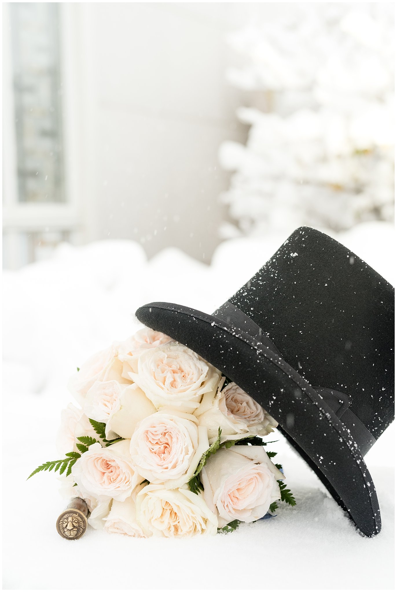Bountiful Utah Temple Wedding | Top hat and white roses in the snow | Jessie and Dallin Photography