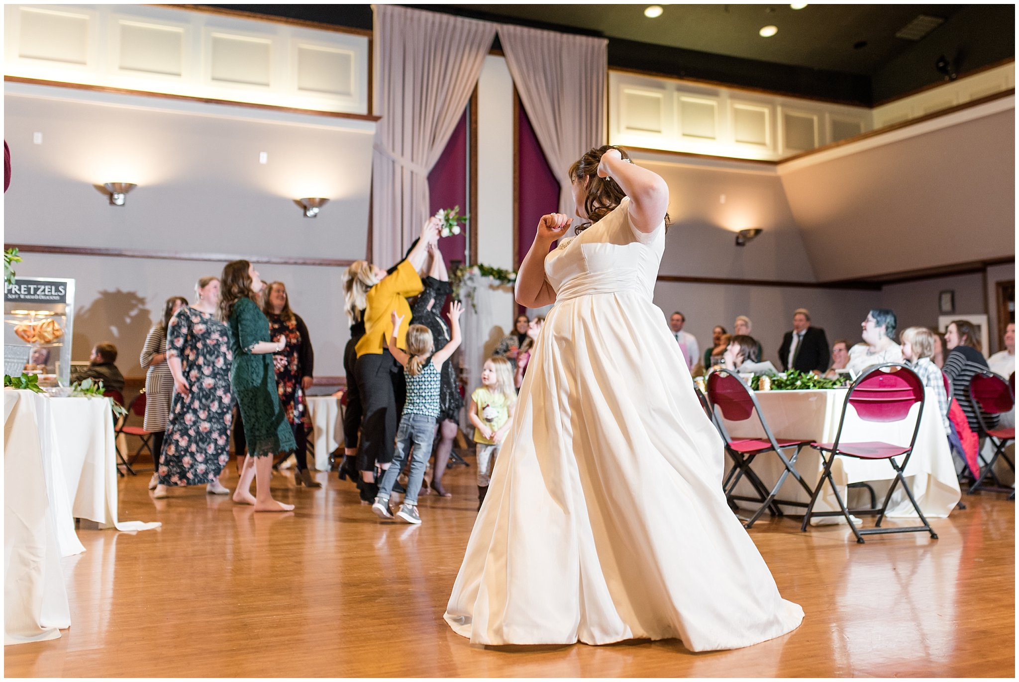Bouquet toss and catch | Ogden Temple Wedding | Jessie and Dallin Photography