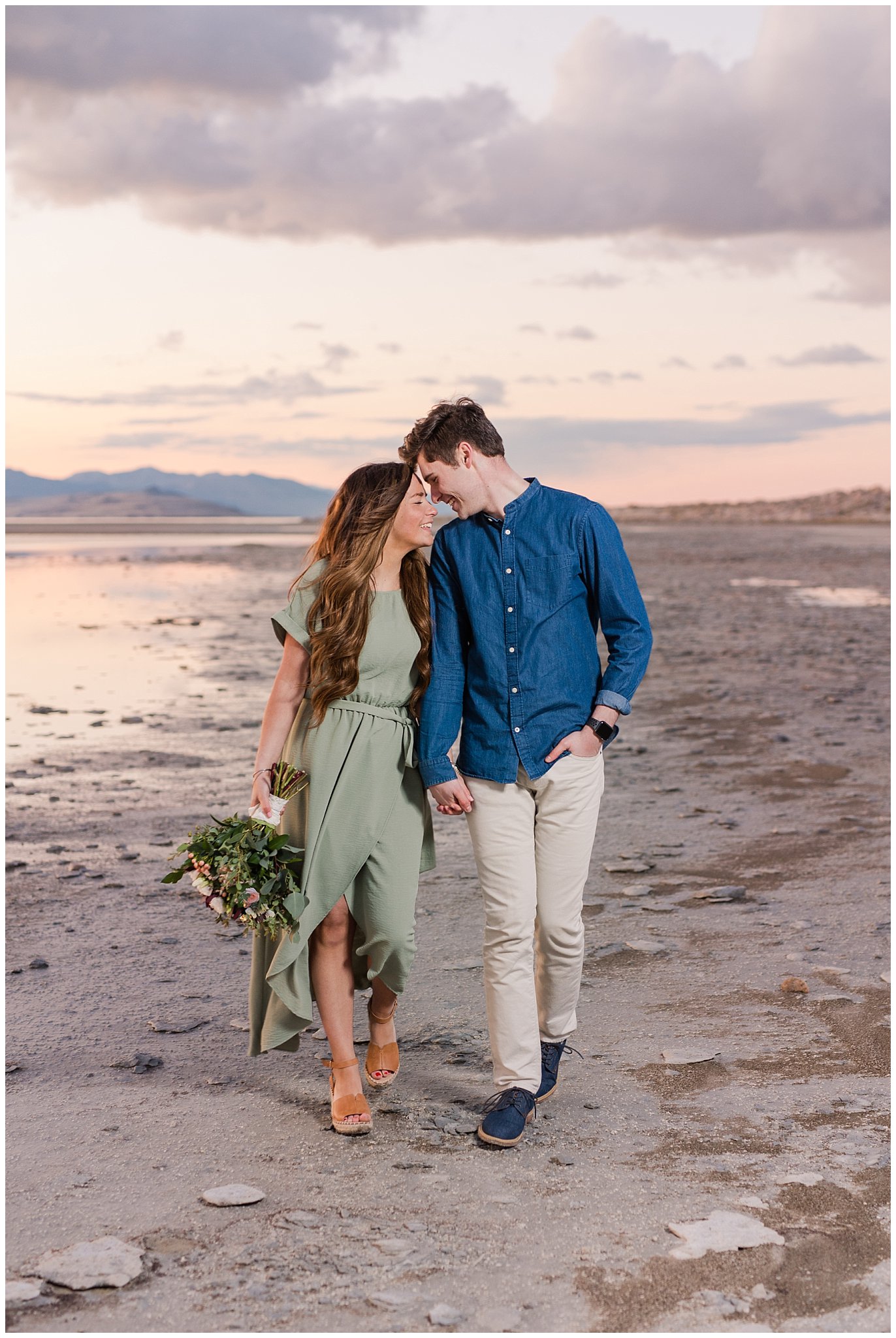 Couple dressed up for Antelope Island Engagement with bouquet | Antelope Island Engagements | Utah Wedding Photographers | Jessie and Dallin Photography