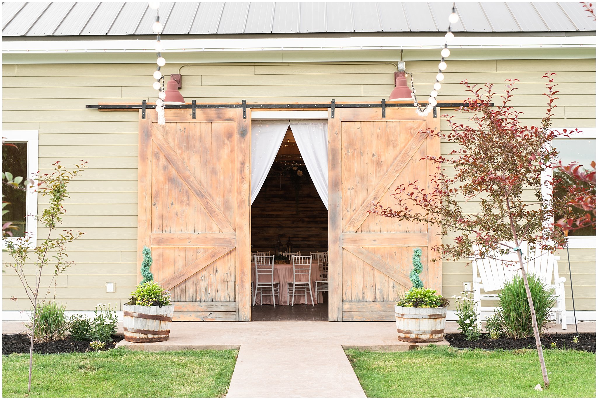 The barn venue at Oak Hills Reception and Event Center | Utah Wedding Venue | Jessie and Dallin Photography