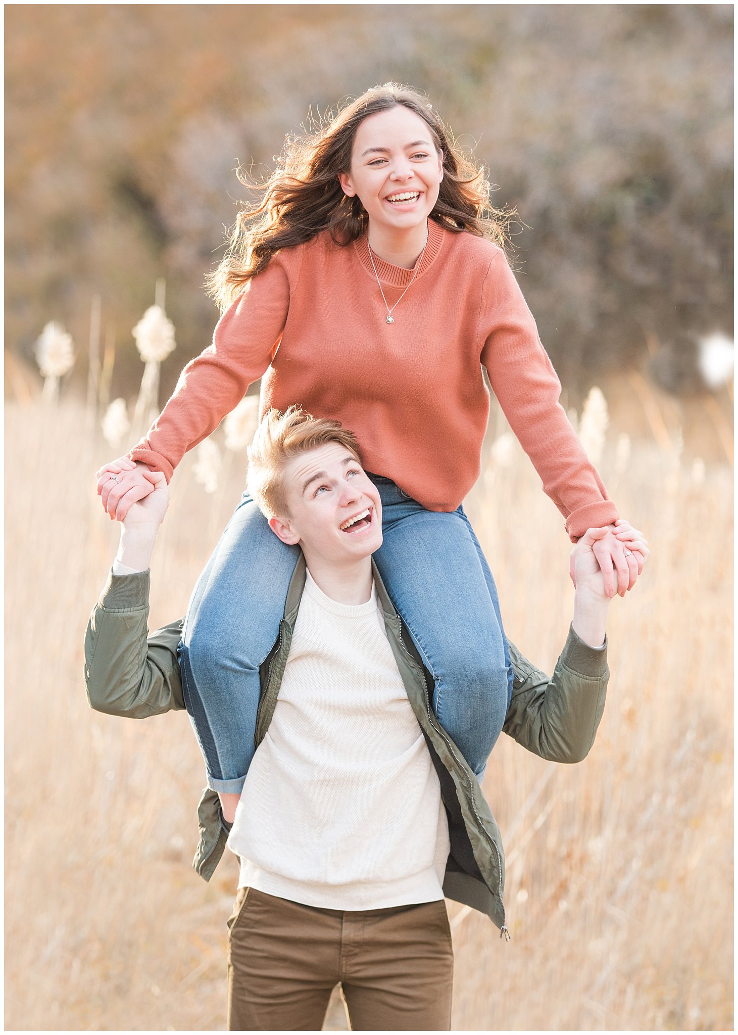 Couple during fall engagement session | Top Utah Wedding and Couples Photos 2019 | Jessie and Dallin Photography