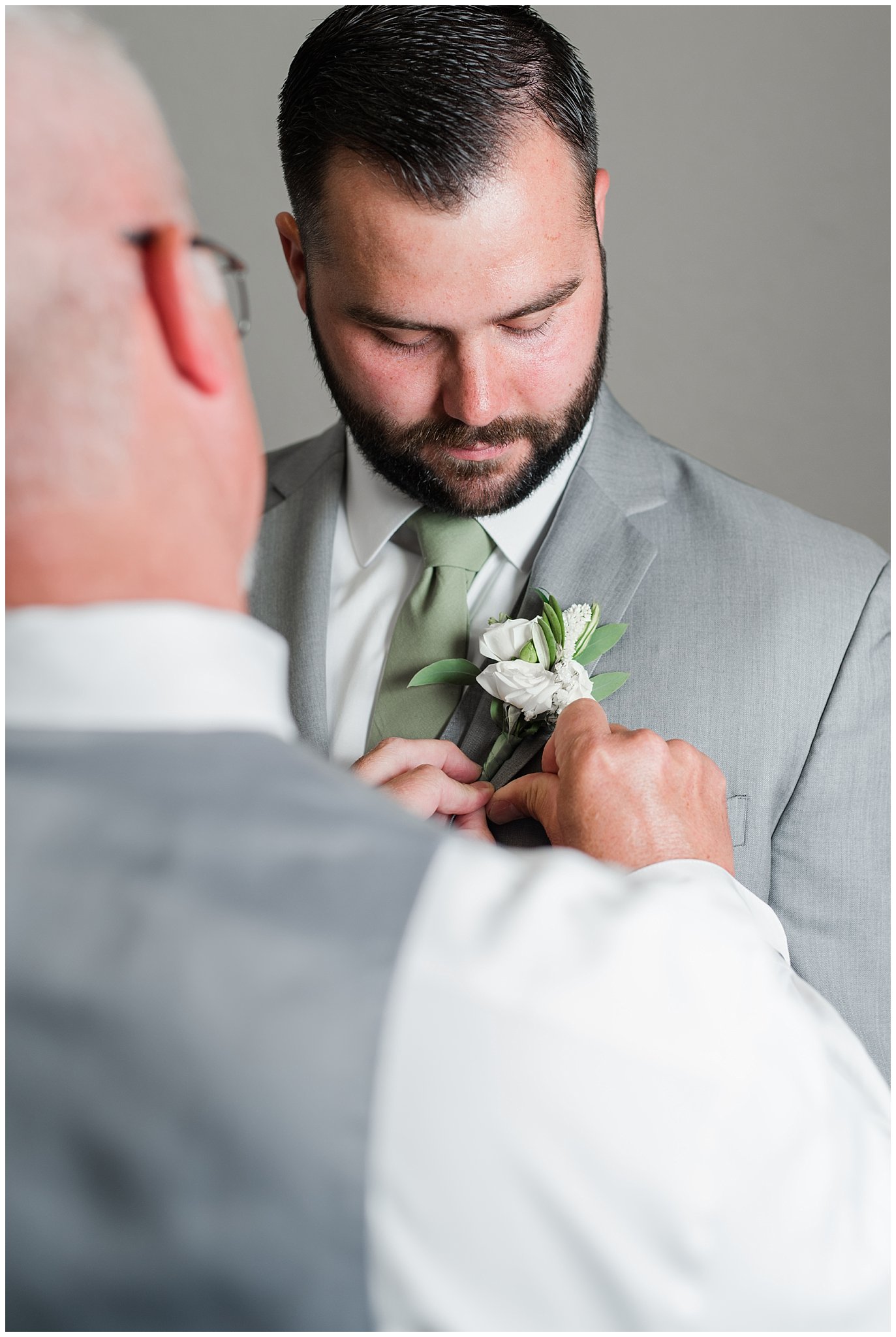 Groom with dad getting ready | Sage Green and Gray Summer Wedding at Oak Hills | Jessie and Dallin Photography