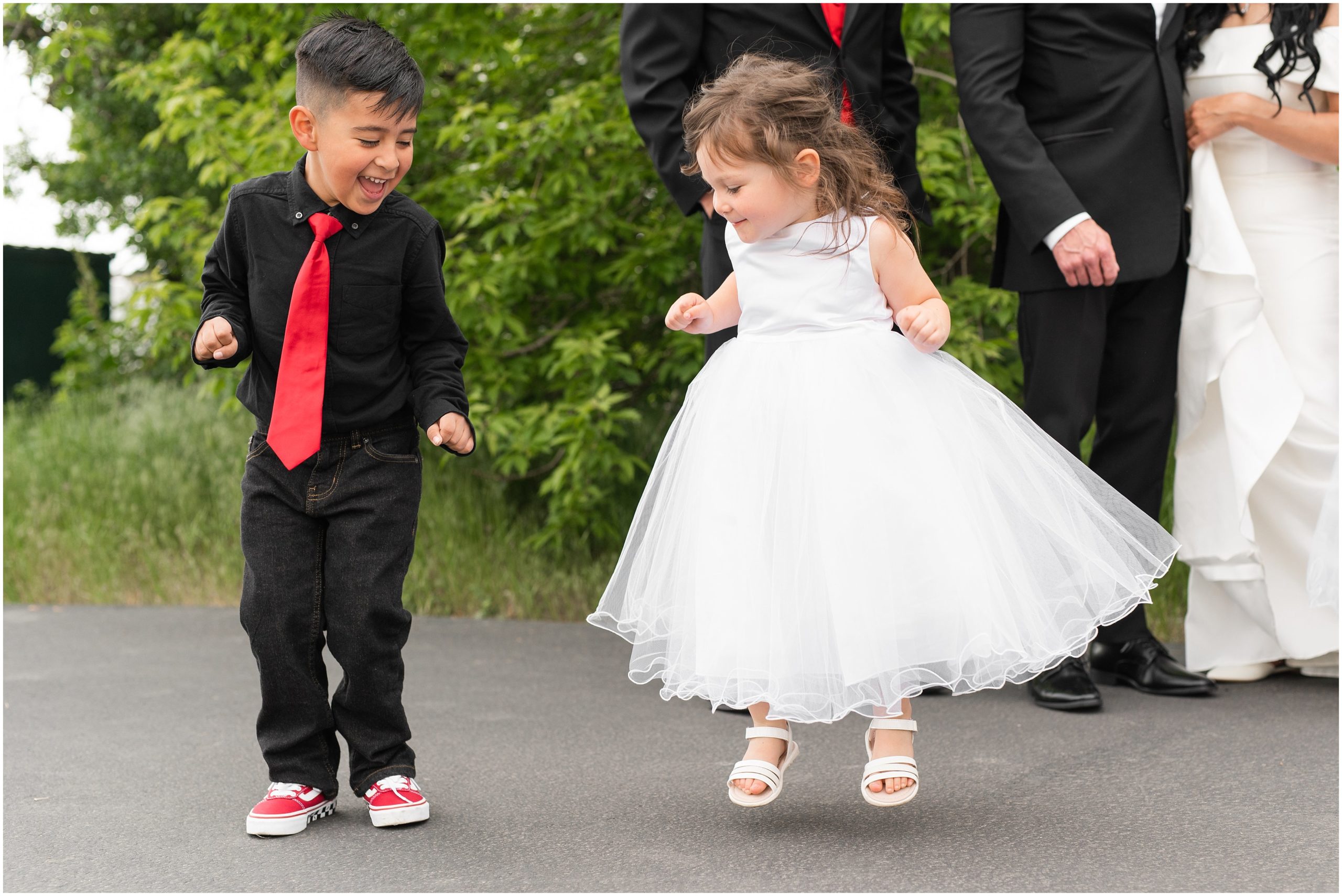 Red and black wedding party | Red and Black Oak Hills Utah Spring Wedding | Jessie and Dallin Photography