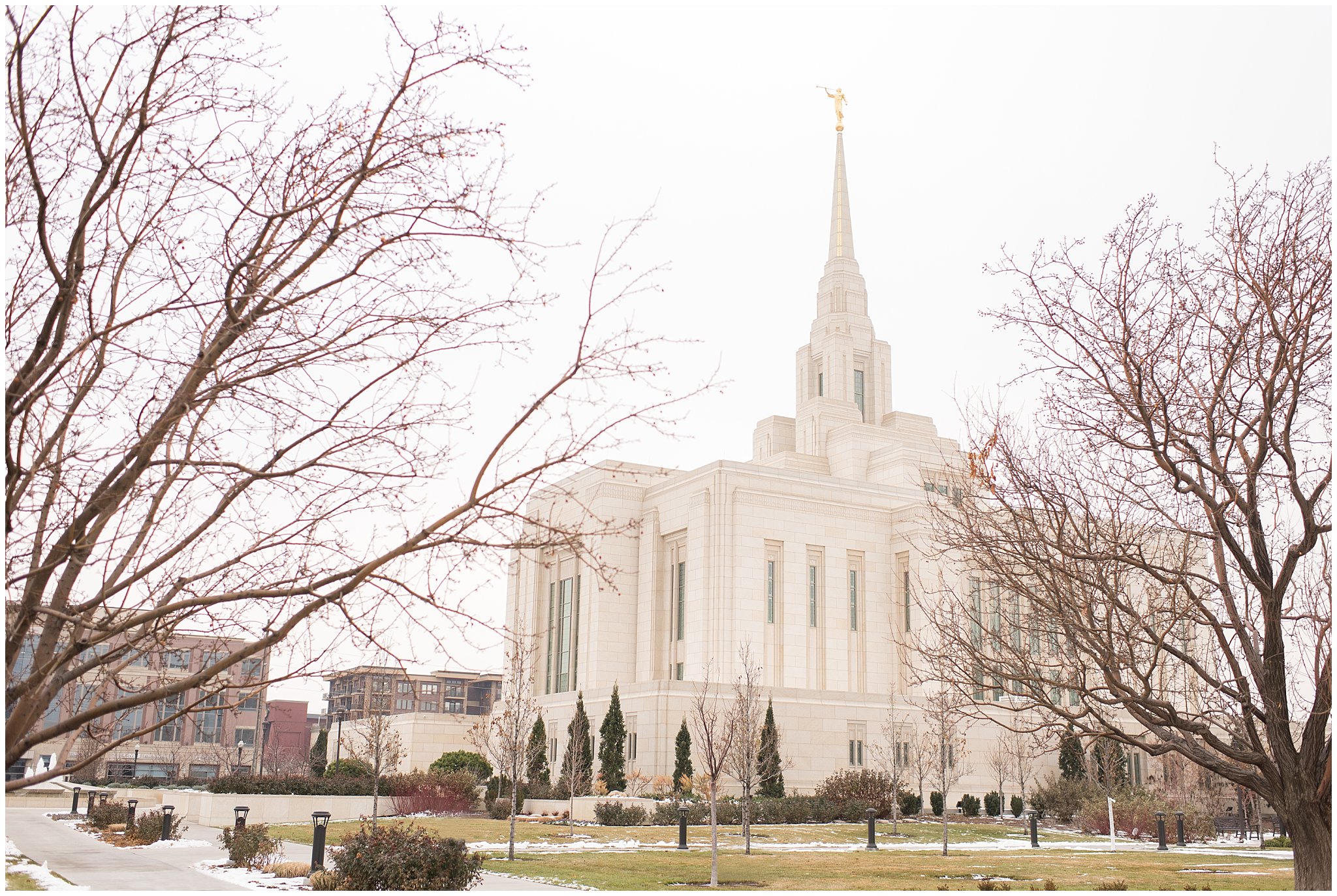 Ogden Utah temple in the winter | Ogden Temple Winter Wedding | Emerald Green and Pink Wedding | Jessie and Dallin Photography