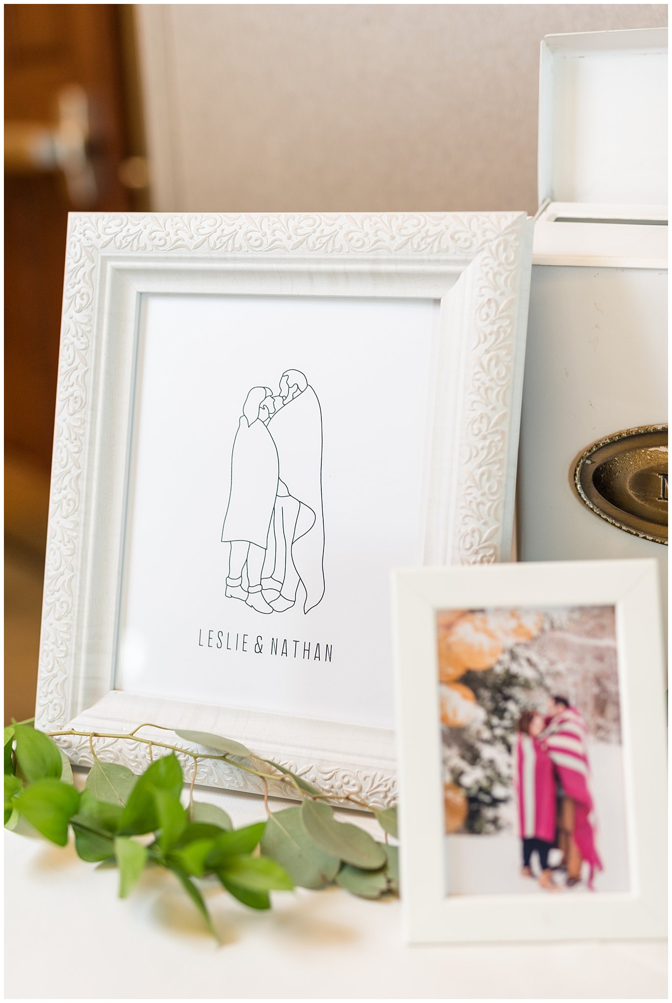 Cute outline sketch of engagement photo | Ogden Temple Wedding | Jessie and Dallin Photography