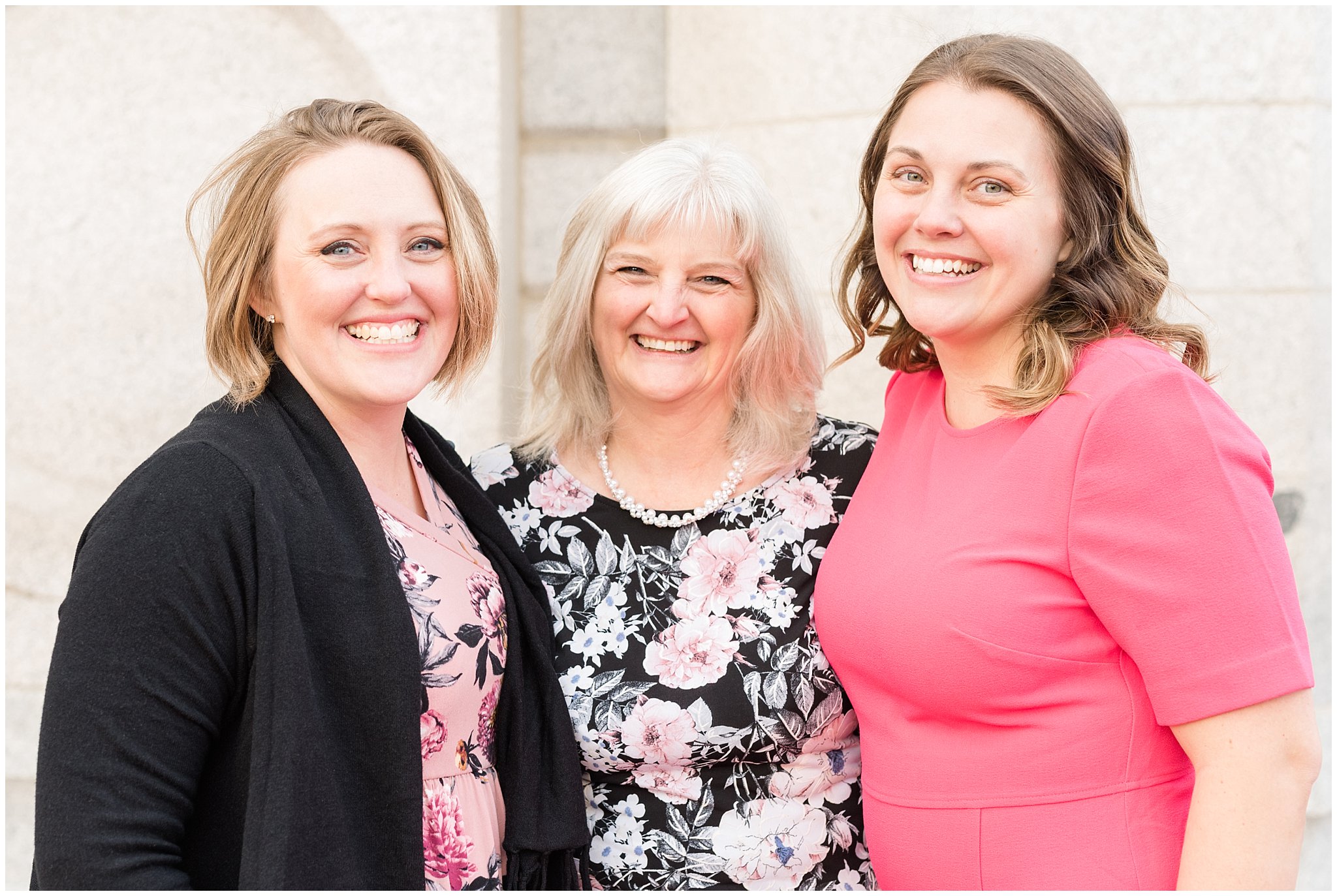 Mom and daughters at the Salt Lake Temple | Salt Lake Temple Sealing | Jessie and Dallin Photography