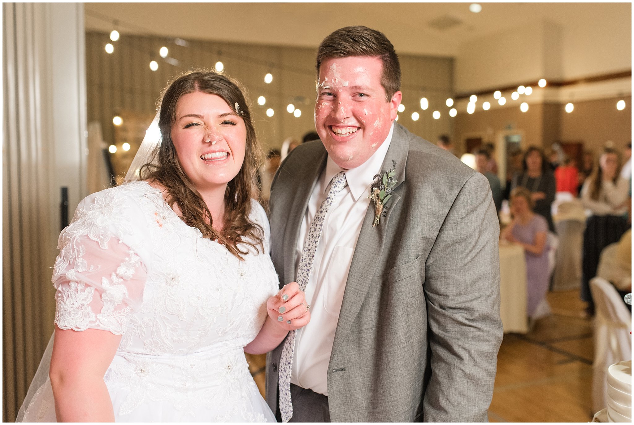 Mickey and Minnie Disney cake cutting and cake smash | Utah Wedding | Jessie and Dallin Photography