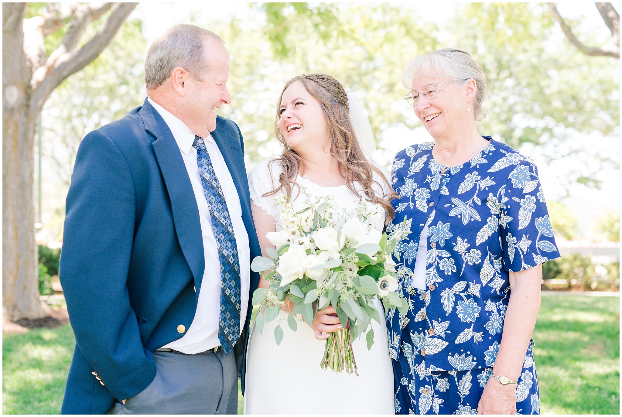 Family Portraits after temple wedding | Summer Bountiful Temple Wedding | Jessie and Dallin Photography