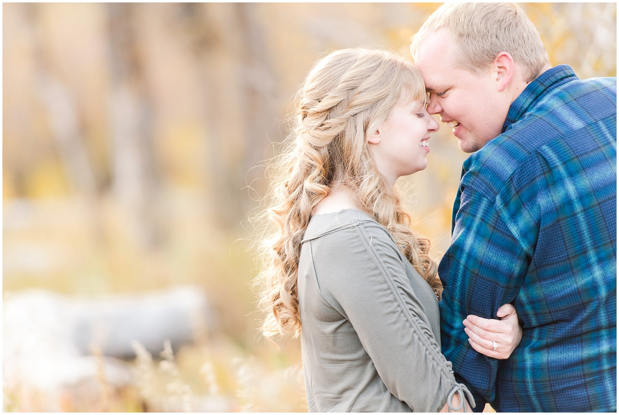 Couple during their fall engagement session in the Utah mountains | Top Utah Wedding and Couples Photos 2019 | Jessie and Dallin Photography