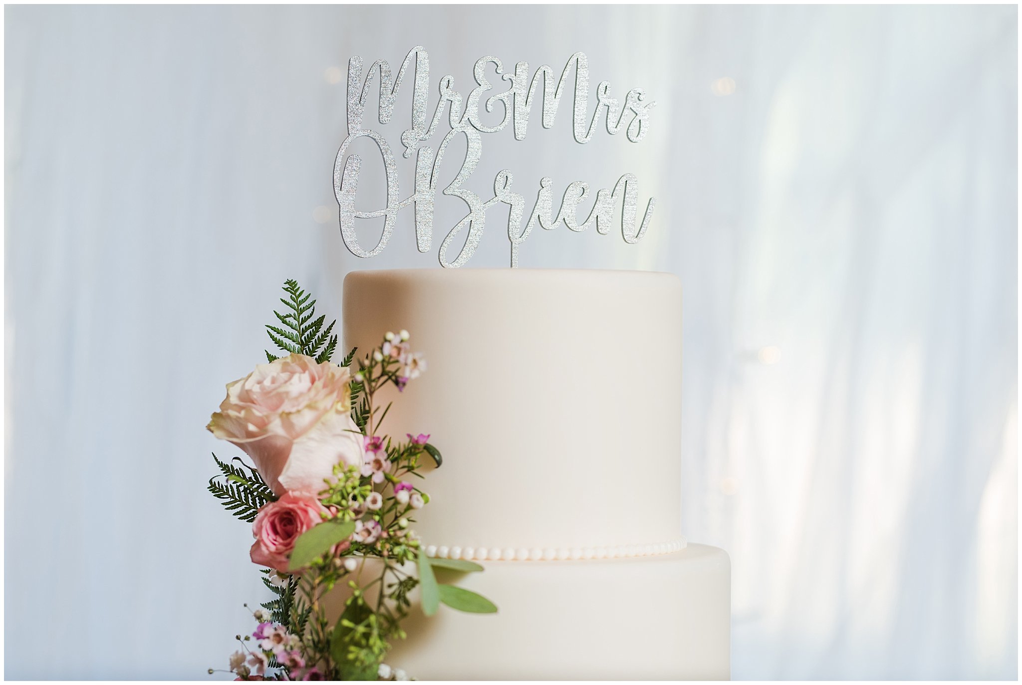 White wedding cake | Oak Hills Utah Dusty Rose and Gray Summer Wedding | Jessie and Dallin Photography