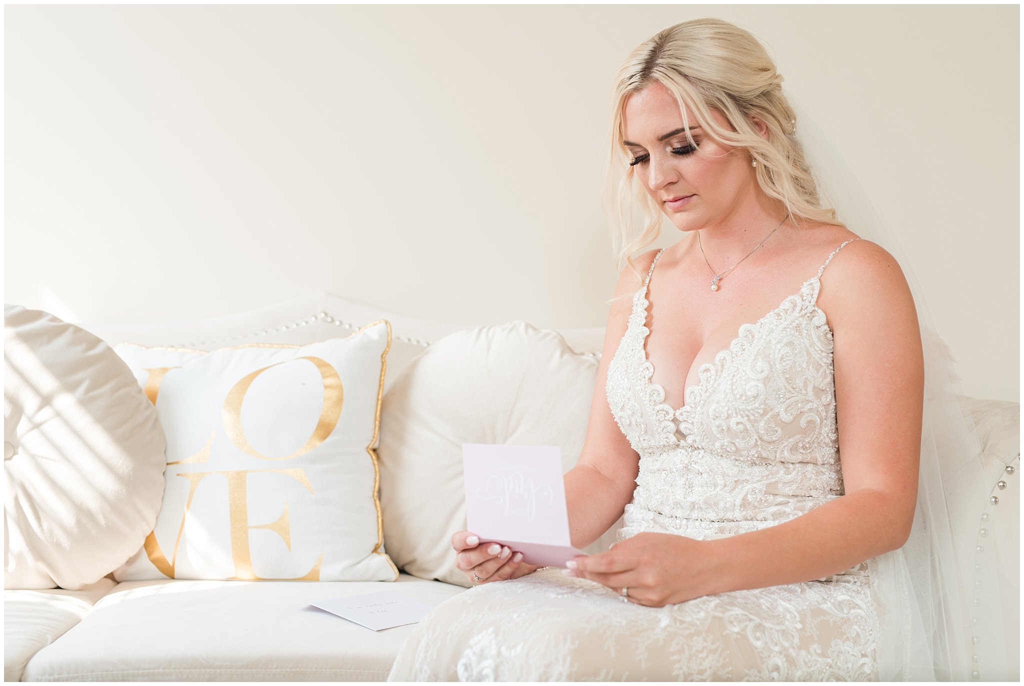 Bride reading letter from Groom before ceremony | Dusty Blue and Rose Summer Wedding at Oak Hills Utah | Jessie and Dallin Photography