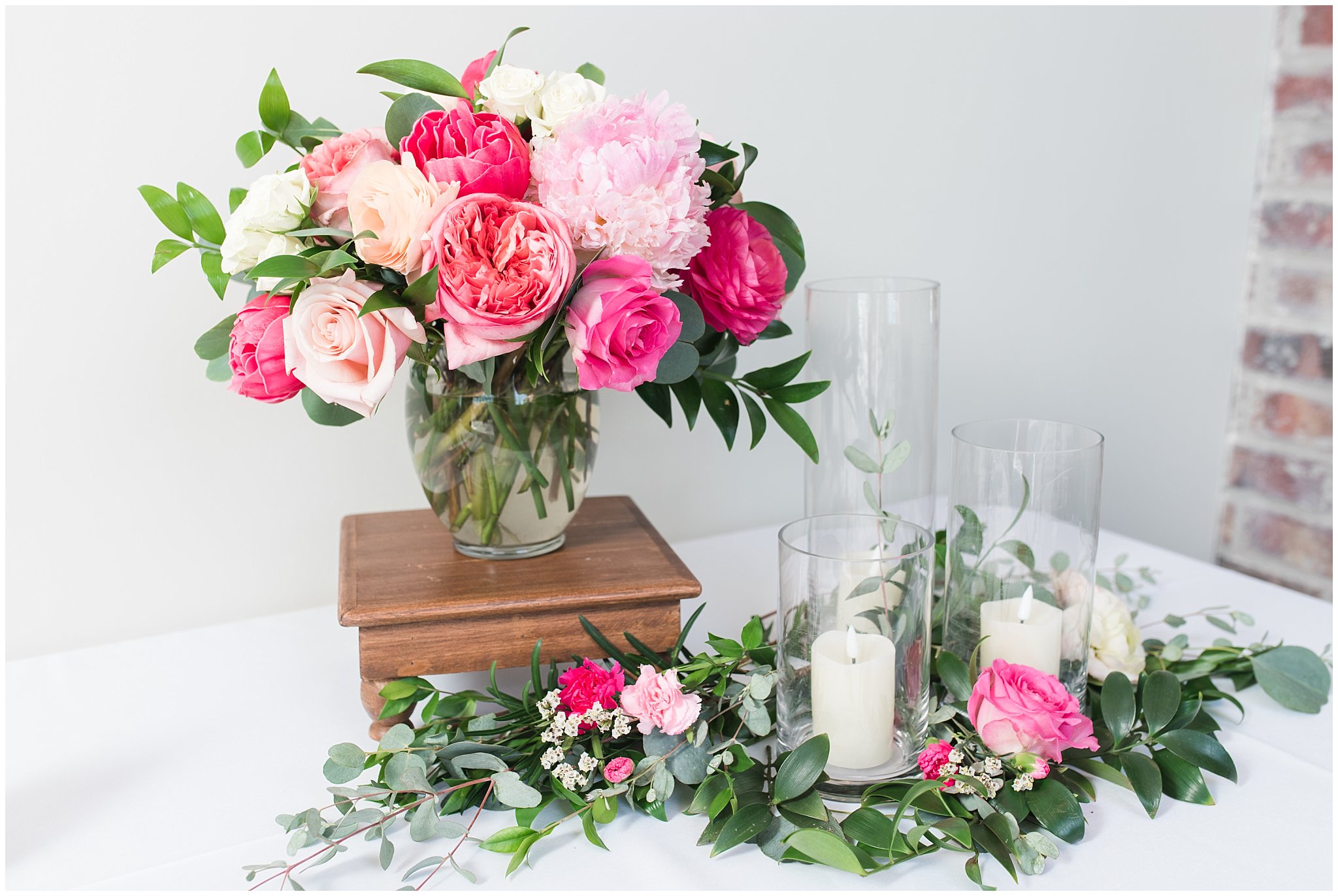 Bouquet and florals in shades of pink and white | Talia Event Center Summer Wedding | Jessie and Dallin Photography