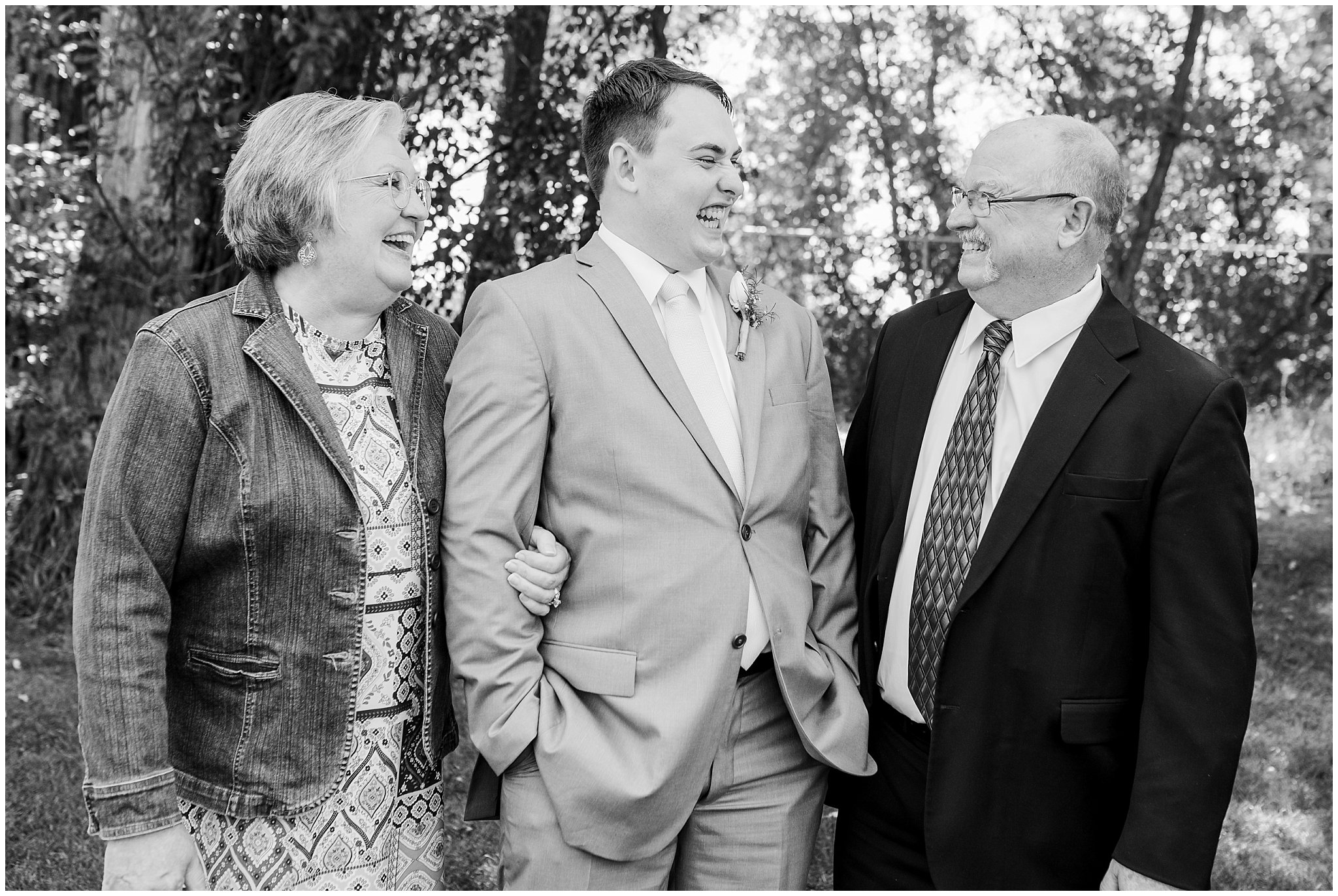 Family formal photos candid and formal | Fountain View Event Venue and Bountiful Temple Wedding | Jessie and Dallin Photography