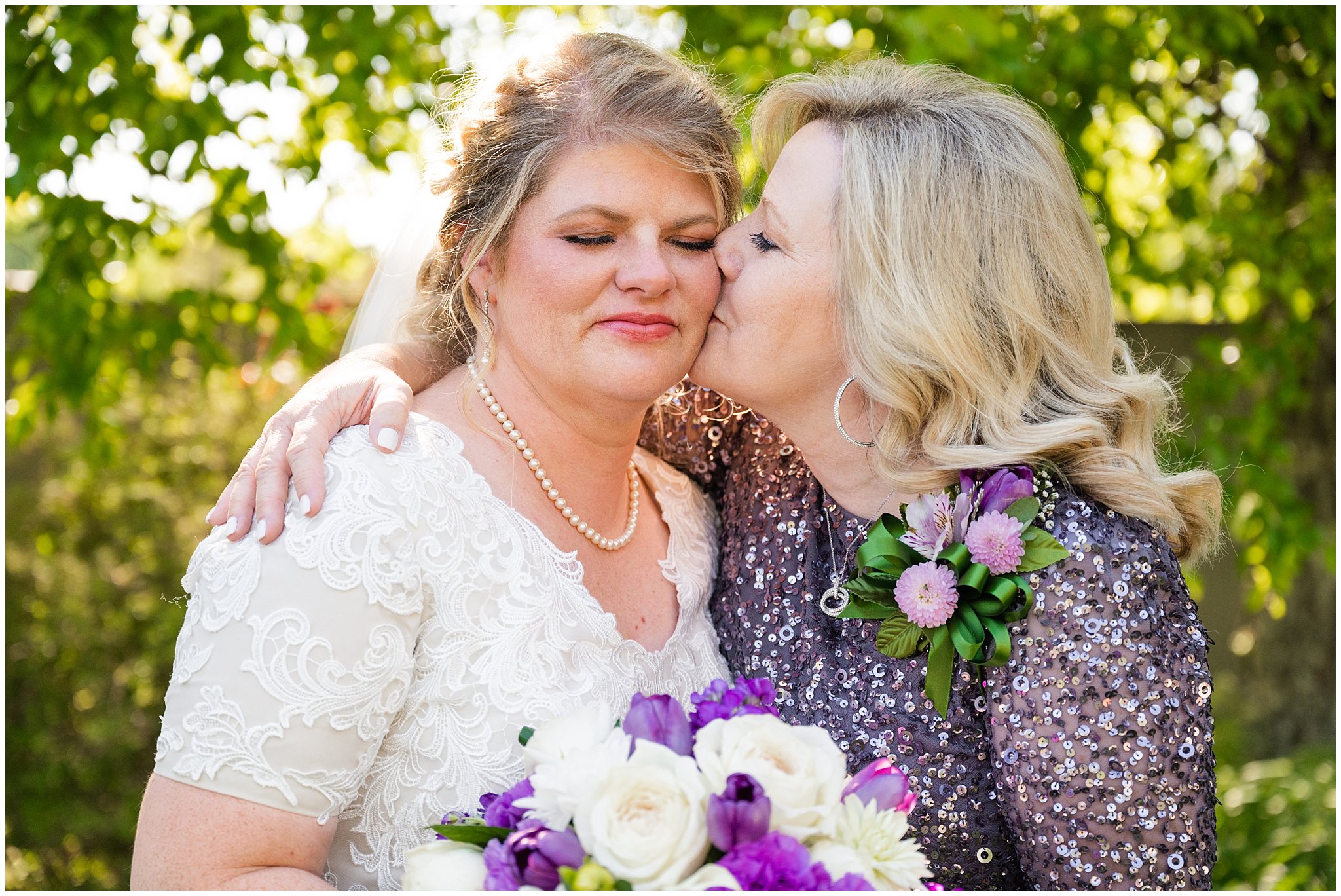 Bride and groom with wedding party and family | Oquirrh Mountain Temple and Millennial Falls Wedding | Jessie and Dallin Photography