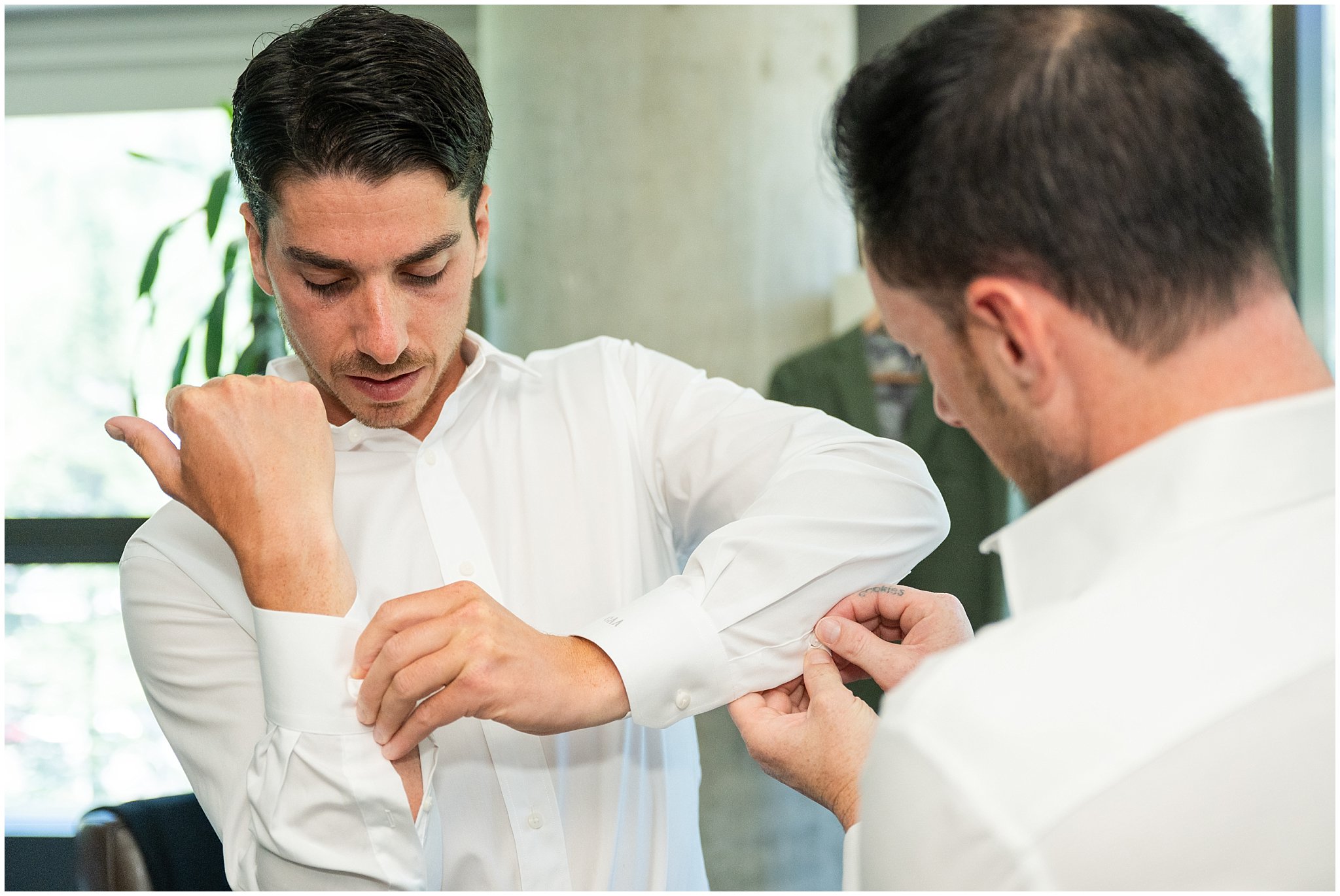 Groom getting ready with family at The Cliff Lodge | Snowbird Summit Summer Wedding | Jessie and Dallin Photography